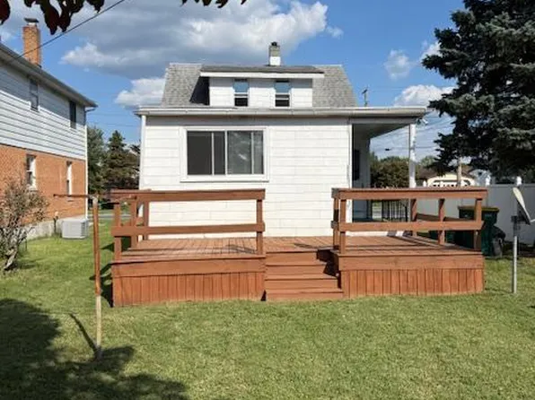 608 W Wyomissing Blvd, West Lawn, PA 19609