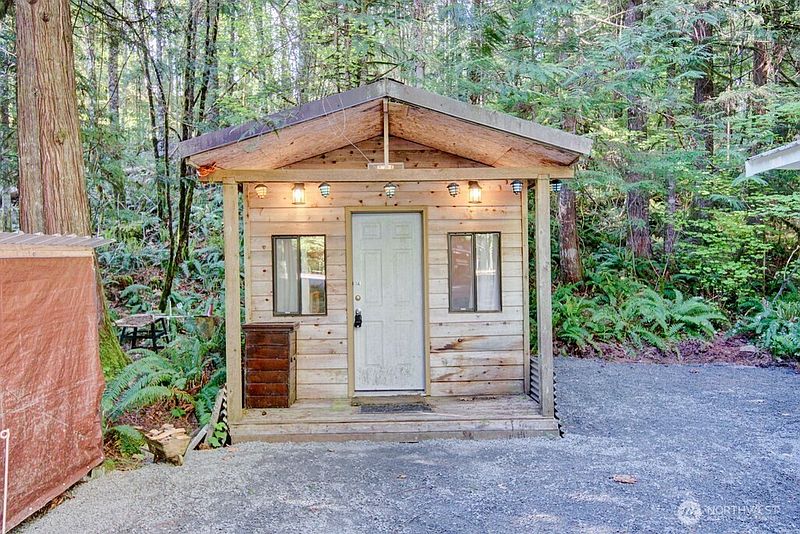 3rd image of 106 Gold Rush Road