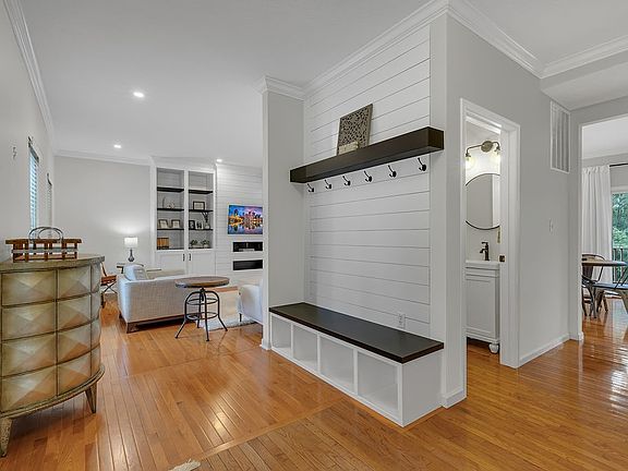 3rd image of 642 Water View Dr
