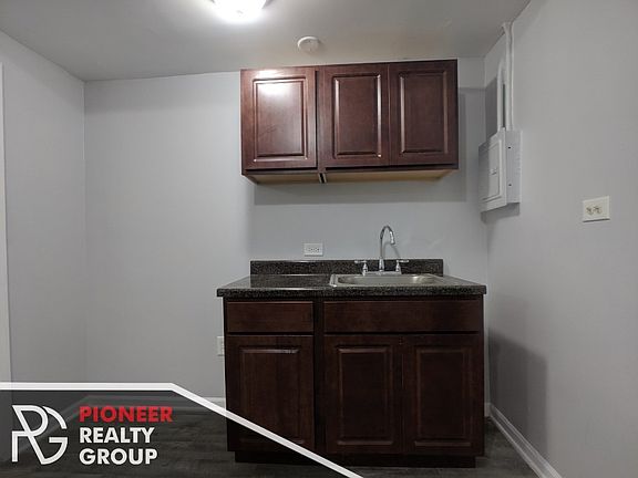 3rd image of 5710 N Winthrop Ave #5710L3