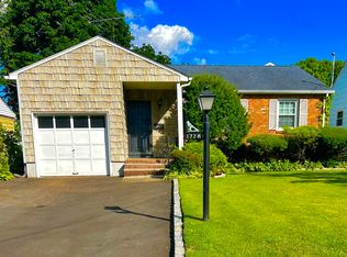 1726 Mountain Ave, Scotch Plains, NJ 07076