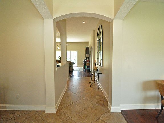 3rd image of 383 Stonehurst Pkwy