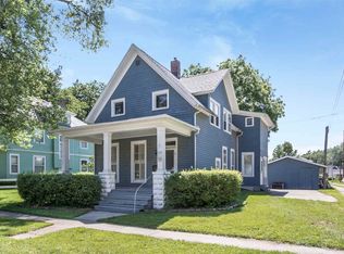 215 S C Ave, Washington, IA 52353