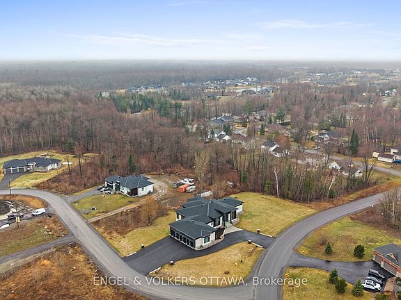3rd image of 1600 Nightshade Pl