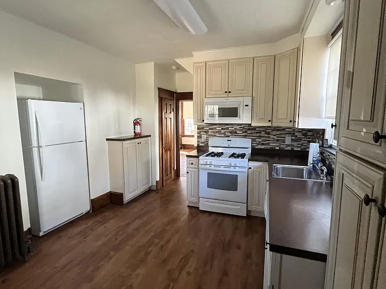 36 Delsea Dr S — Photo 10