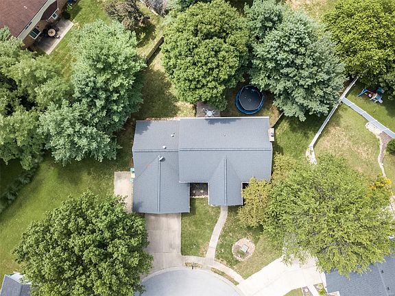 3rd image of 1101 Peachtree Ct