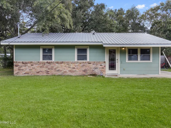 221 Woodland Cir, Ocean Springs, MS 39564
