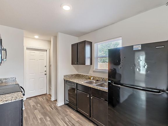 3rd image of 1208 Williams Ave