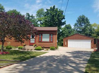 1001 W Collins Ct, Bartonville, IL 61607