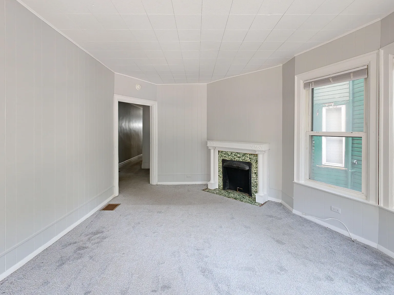 4 bed, 1000 sqft, $1,680 — Photo 3