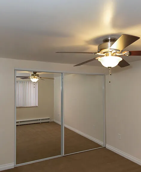 222 Logan — Photo 33