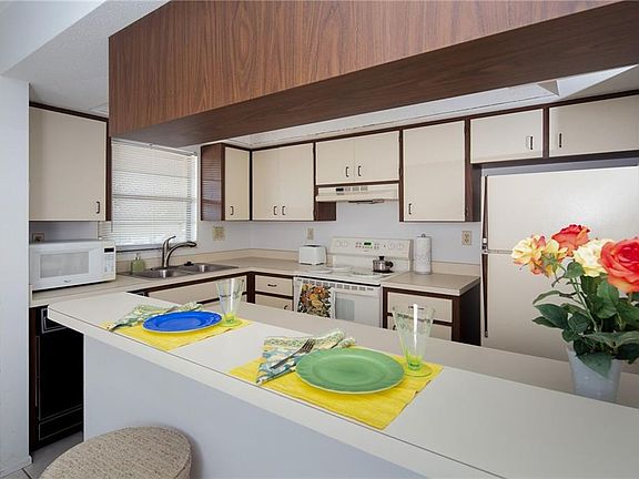 5th image of 937 Capri Isles Blvd APT 58
