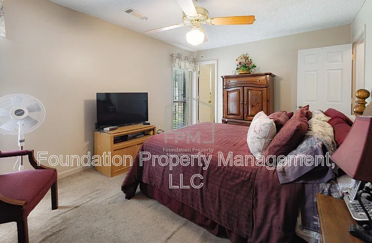 4377 Springwind Rd — Photo 18