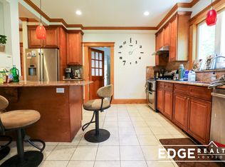 128 Columbia St #2, Brookline, MA 02446
