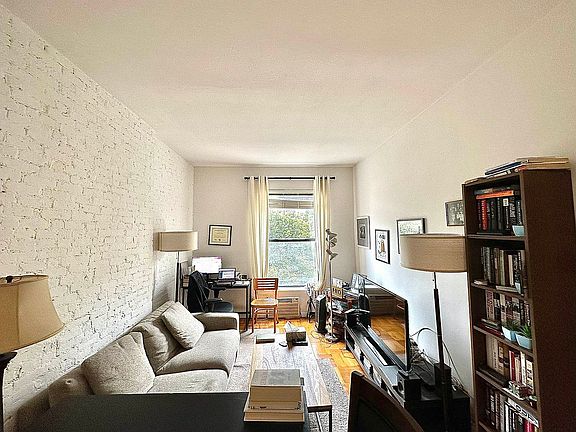 2nd image of 51 W 69th St