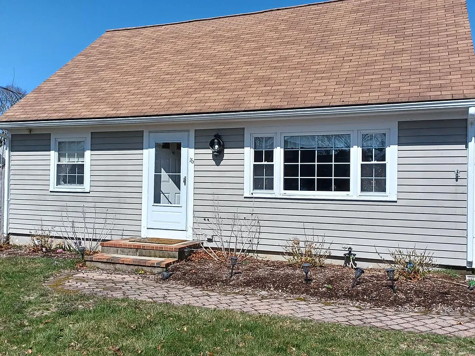 16 Harrington St