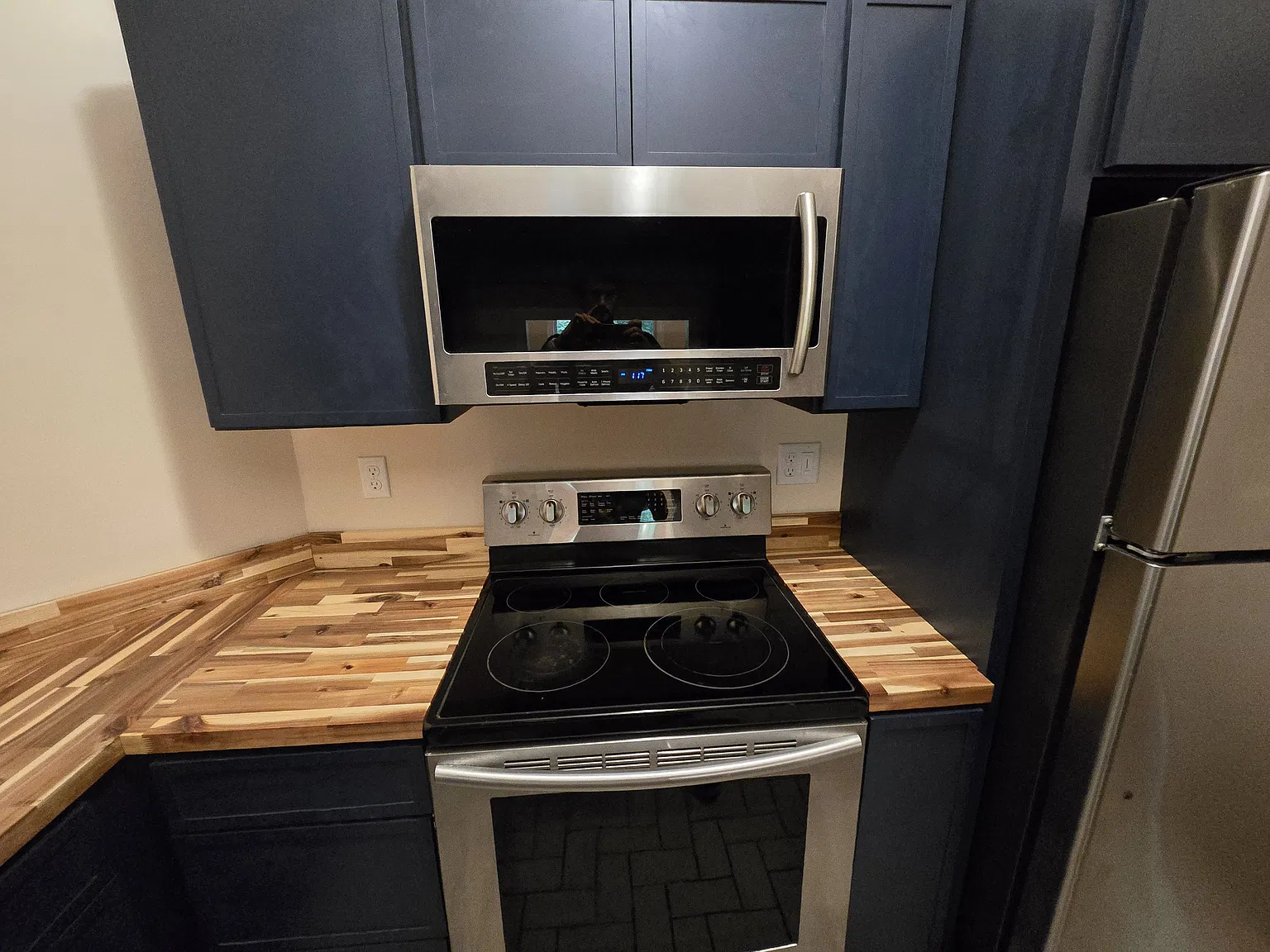 2 bed, 1860 sqft, $2,450 — Photo 3