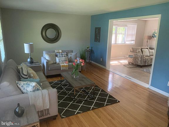 3rd image of 3 Leigh Ct