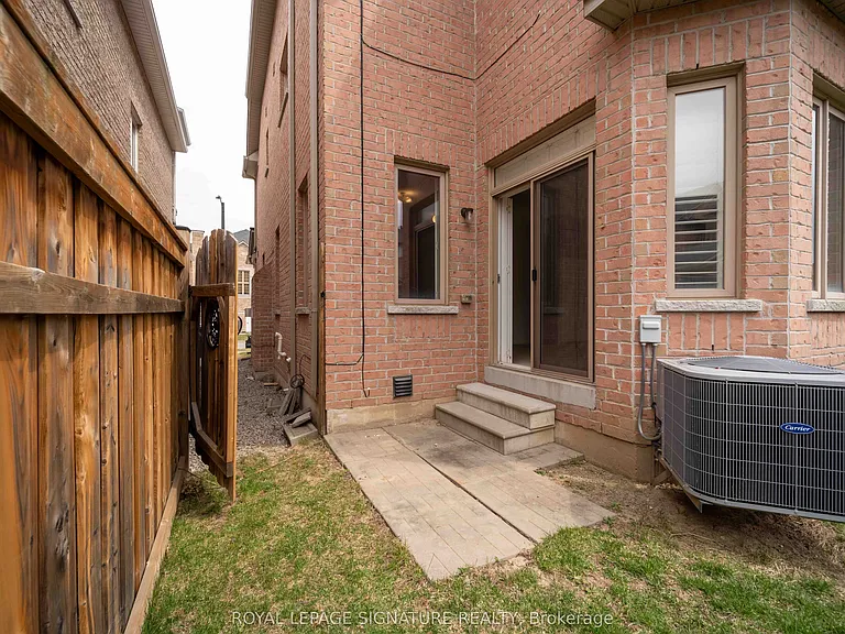 5570 Meadowcrest Ave — Photo 31