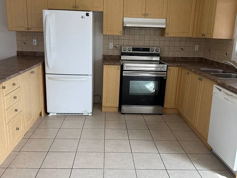 514 Candlestick Cir — Photo 8