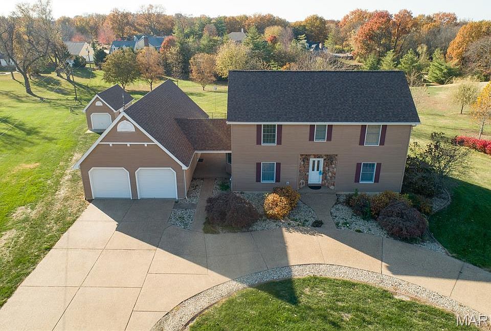 1st image of 5 Saint Raymond Dr