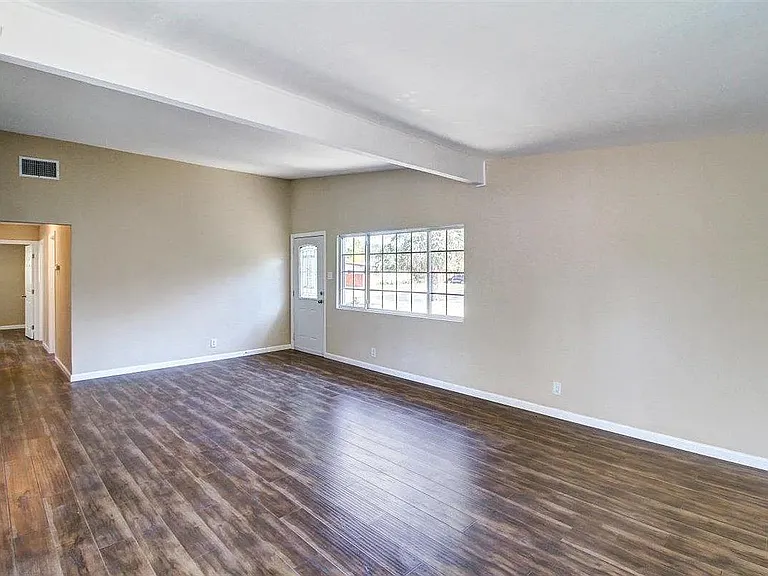 7831 Geyser Ave — Photo 4
