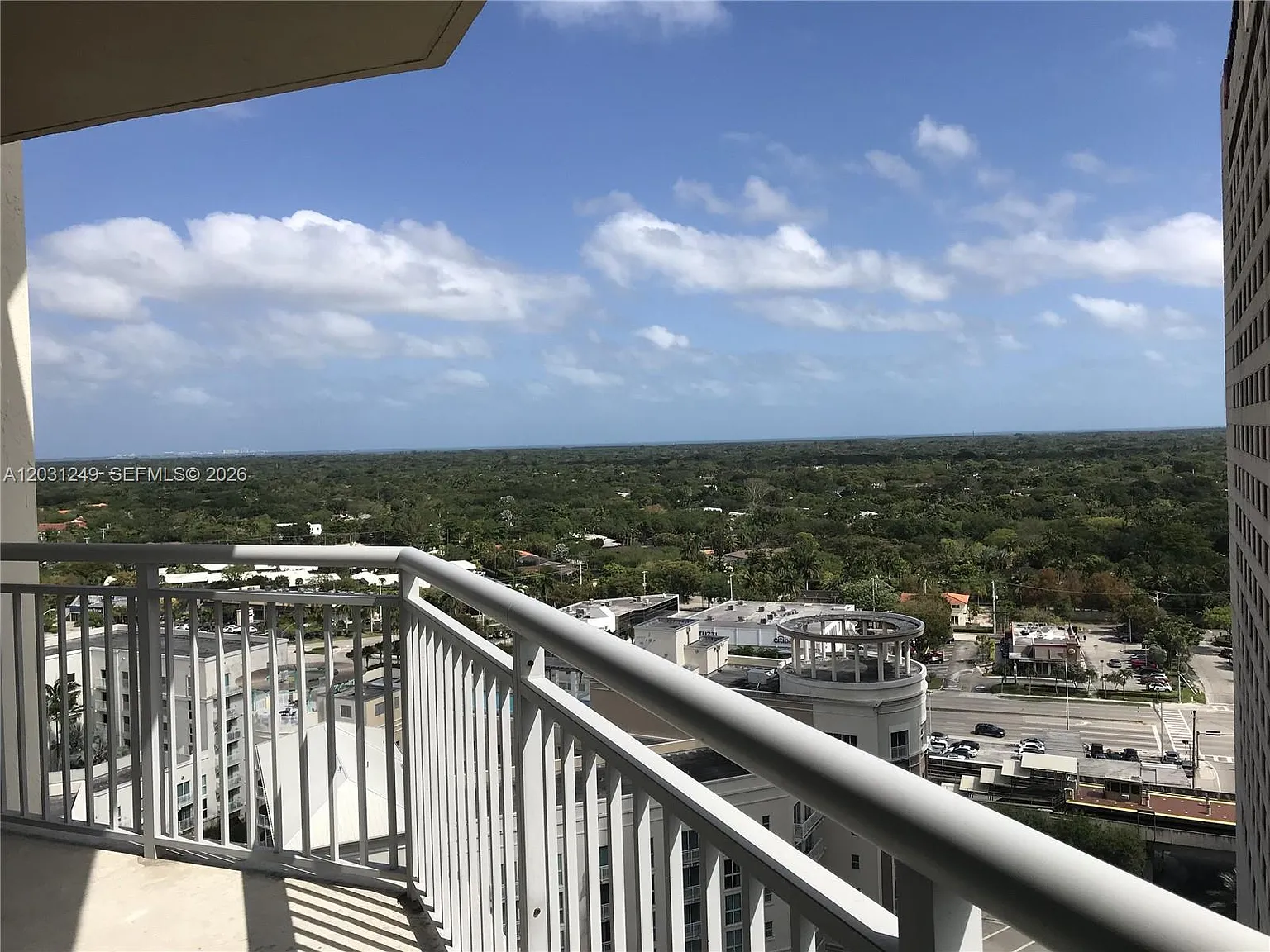 Metropolis I At Dadeland — Photo 2