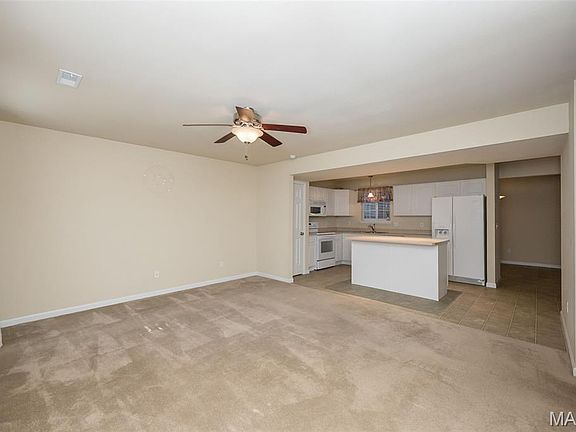 5th image of 324 Savannah Ter
