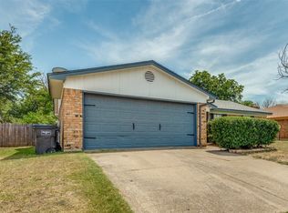 2733 Southpark Ln, Fort Worth, TX 76133