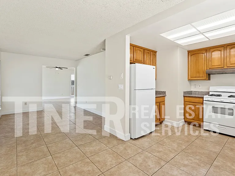 9586 Meadowgreen Cir — Photo 11