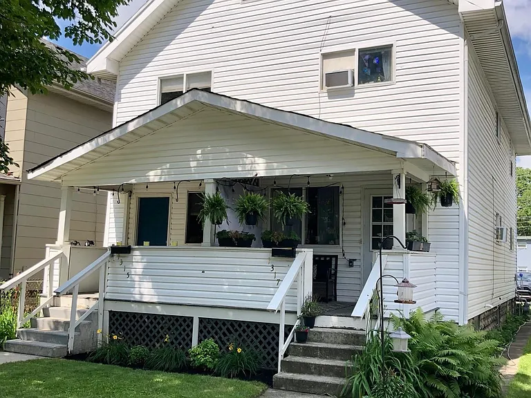 1317 N 6th St — Photo 1