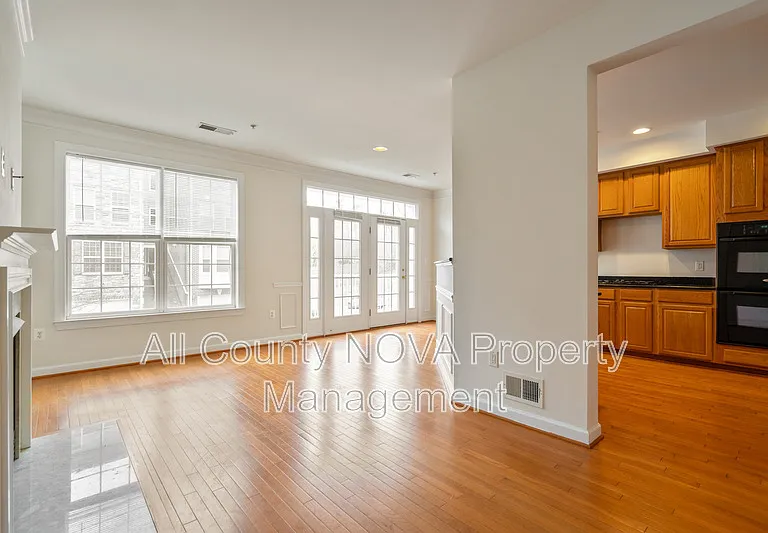 3546 Carriage Walk Ln #47-D — Photo 3