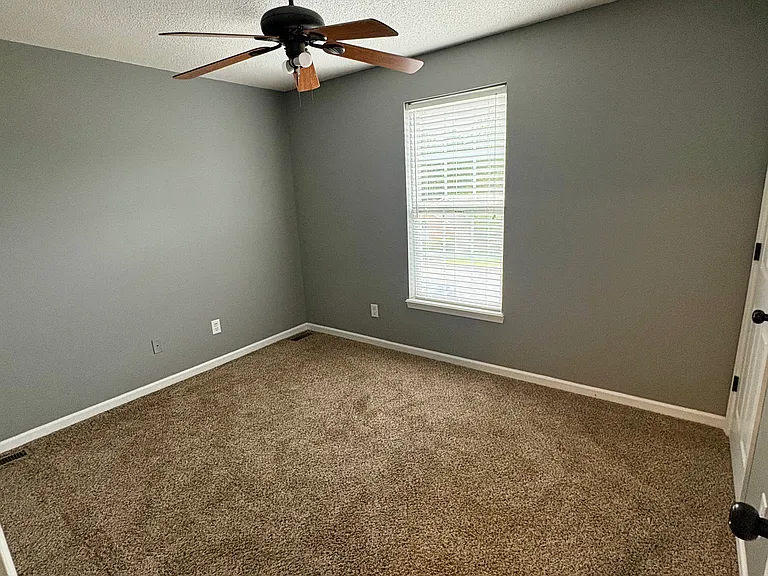 111 Reef Ct #B — Photo 10