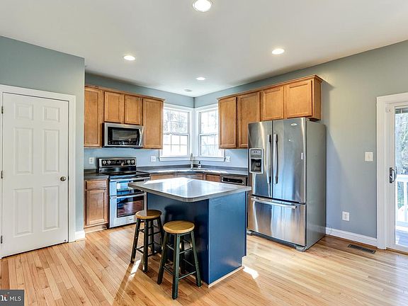 2nd image of 83 Hoyle Ln