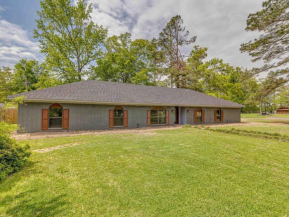4th image of 102 Burney Dr