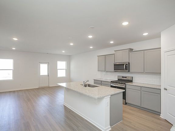 5th image of 252 Brook Avenue Lot #100