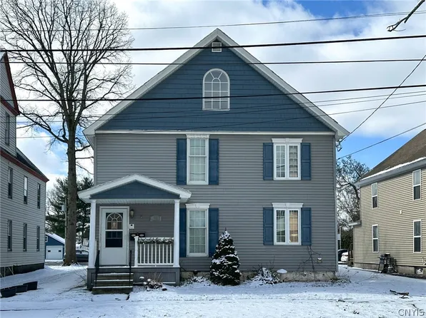 25 Greenman Ave, New York Mills, NY 13417