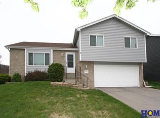 5320 NW 10th St, Lincoln, NE 68521