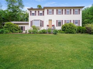 15 Lakecrest Dr, Danbury, CT 06811