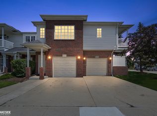 5475 Twin Oaks Dr, Sterling Heights, MI 48314