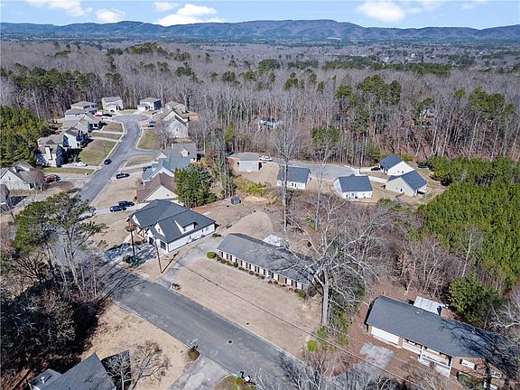 4th image of 112 Thornwood Dr SW