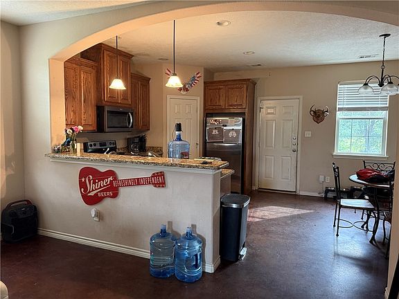 2nd image of 2493 Horse Shoe Dr