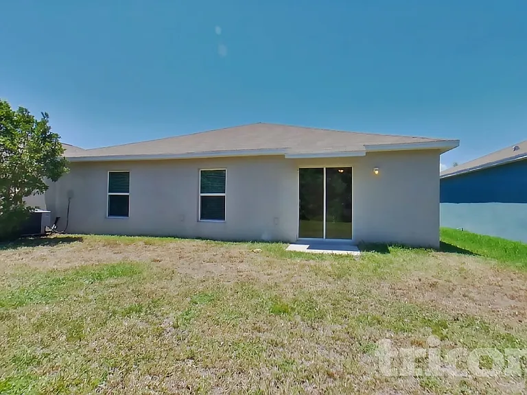 1724 Broad Winged Hawk Dr — Photo 15