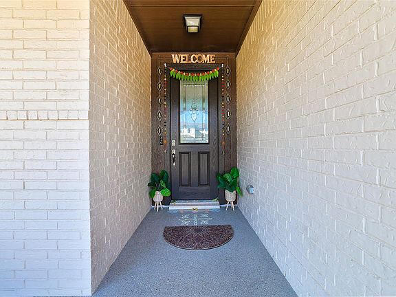 3rd image of 1661 Cardinal Ln