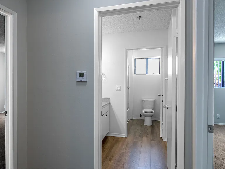 404 E Birch St — Photo 47