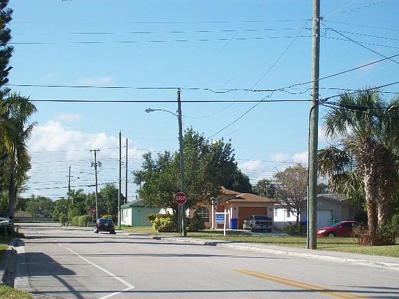 5th image of 2940 NW 7th Ct