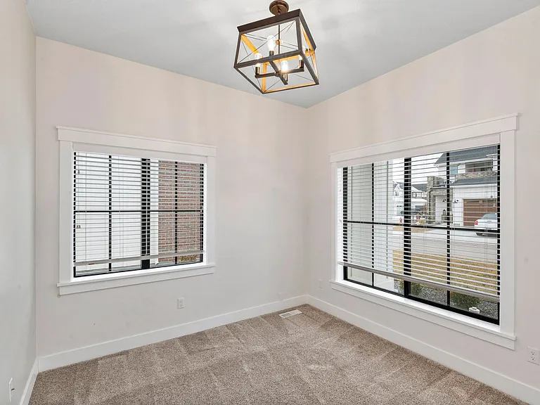 6642 N Asissi Ln — Photo 9