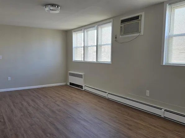 667 Broadway, Bayonne, NJ 07002