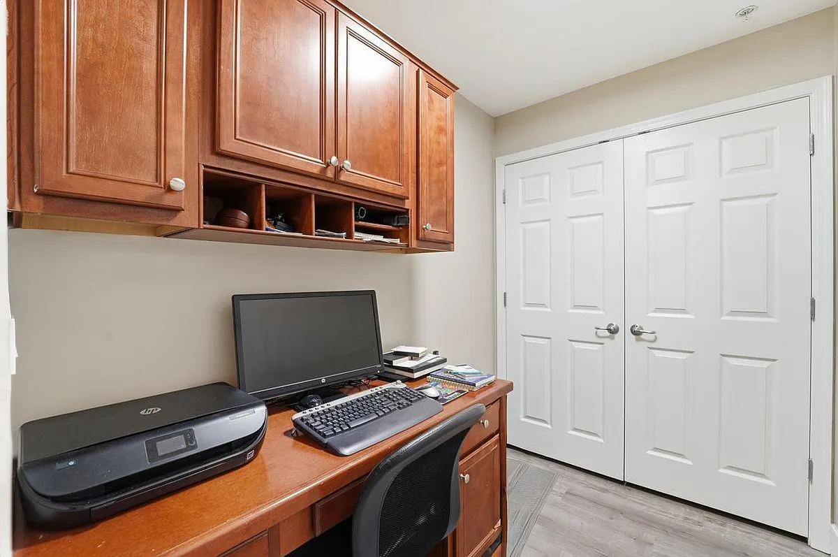 Building Photo - 5450 E Deer Valley Dr #1435