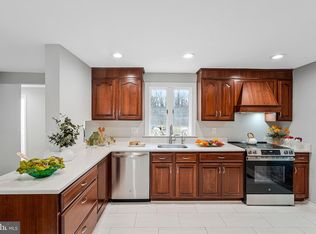 2626 Armada St, Herndon, VA 20171